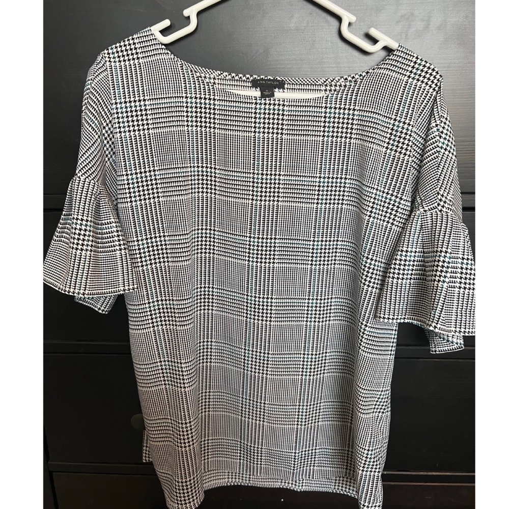 Ann Taylor Bell Sleeve Blouse White Black Houndstooth